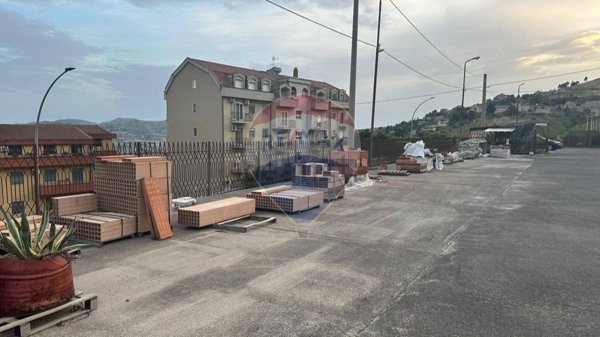 locale commerciale in vendita ad Enna