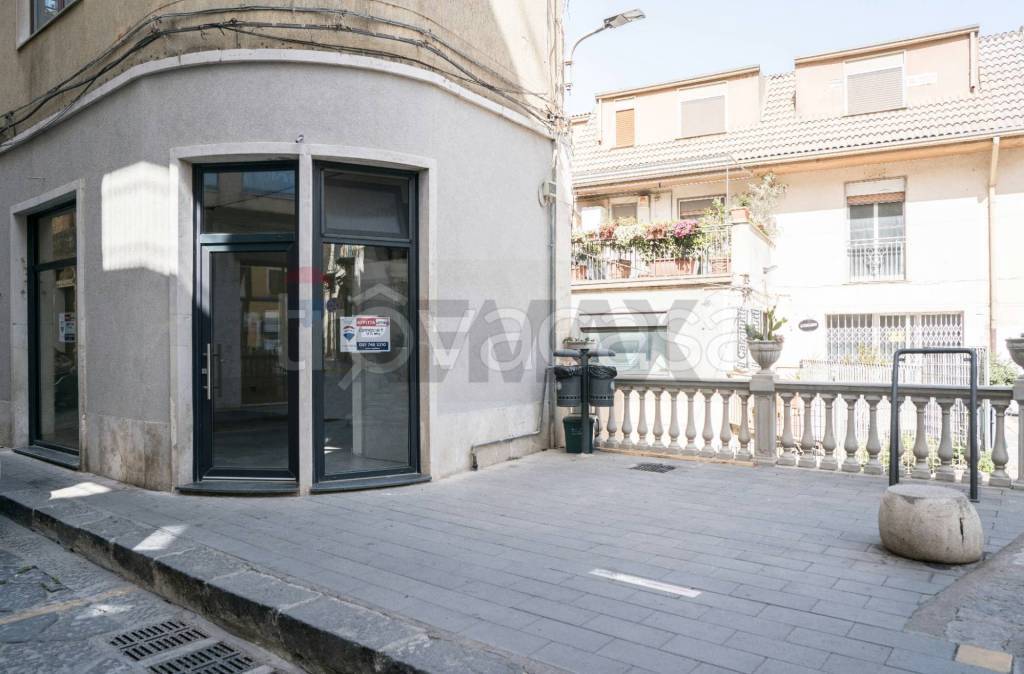 negozio in vendita ad Enna in zona Enna Alta