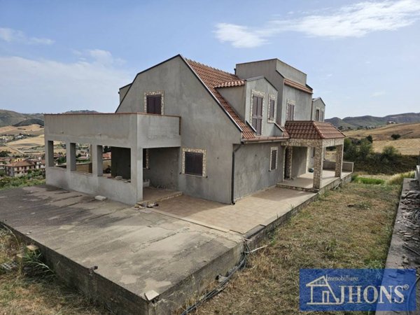 casa indipendente in vendita ad Enna