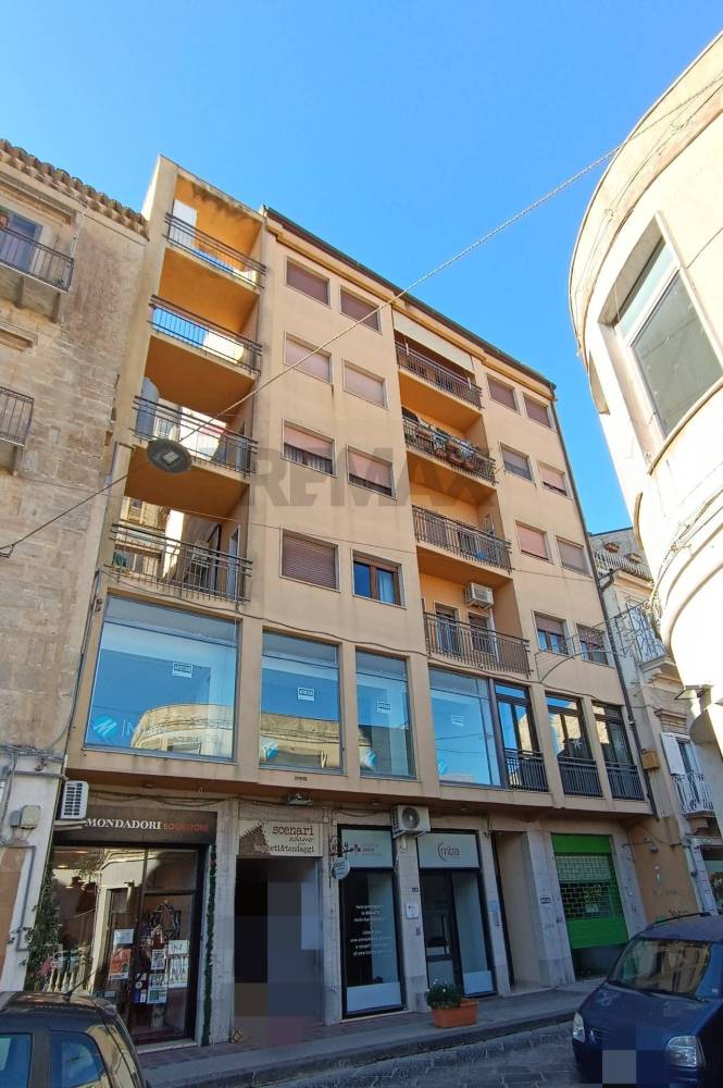 locale commerciale in vendita ad Enna in zona Enna Alta
