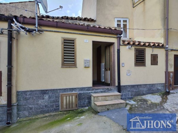 casa indipendente in vendita ad Enna in zona Enna Alta