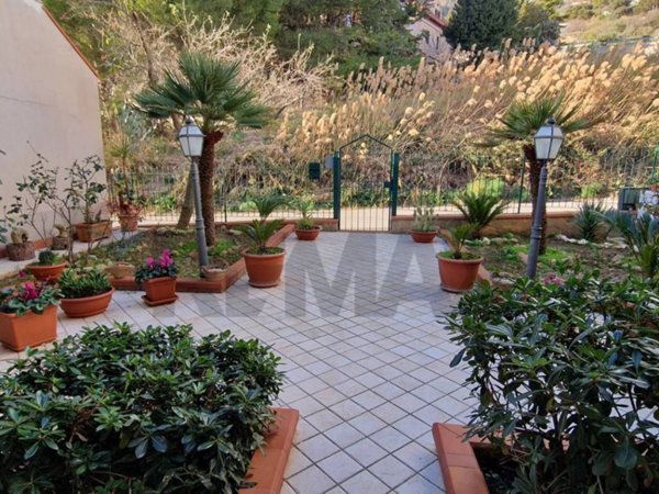 casa indipendente in vendita ad Enna in zona Sant'Anna / Enna Bassa