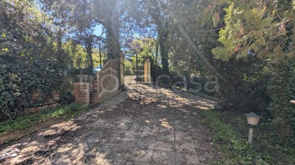 casa indipendente in vendita ad Enna in zona Pergusa