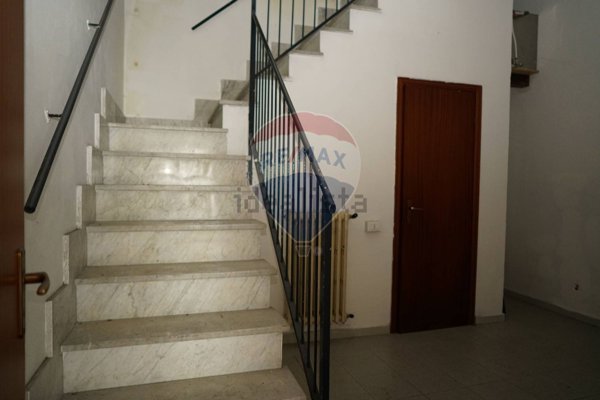 locale commerciale in vendita ad Enna