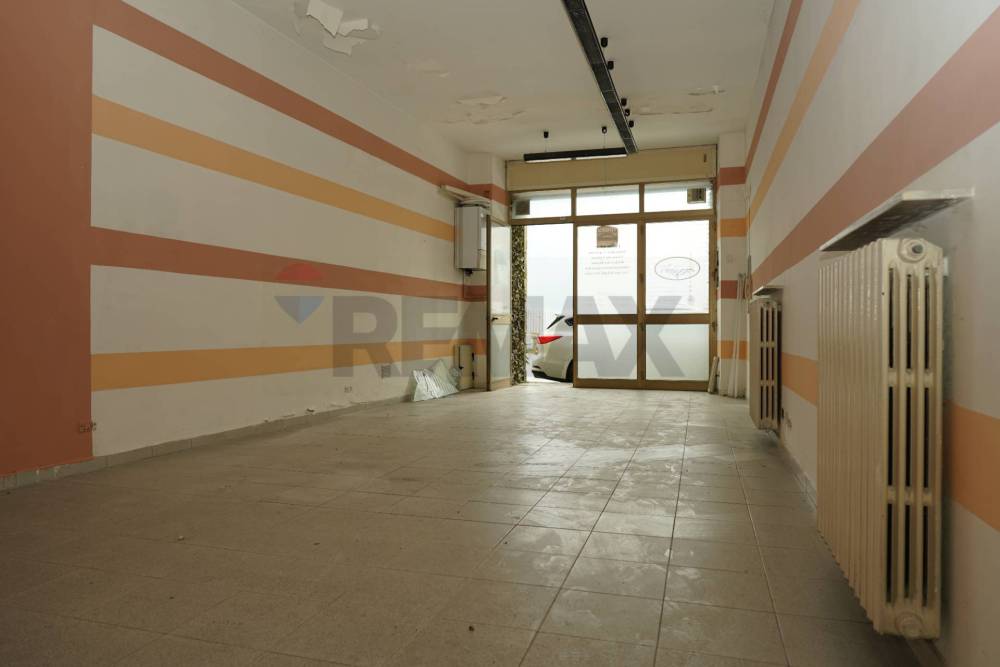 locale commerciale in vendita ad Enna