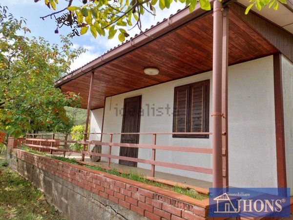 casa indipendente in vendita ad Enna in zona Pergusa