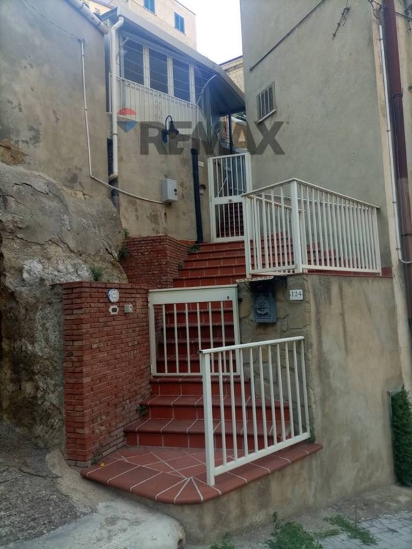 casa indipendente in vendita ad Enna in zona Enna Alta