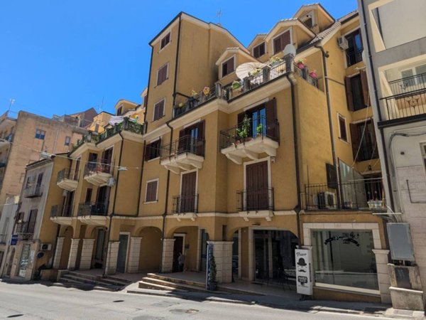 appartamento in vendita ad Enna in zona Pergusa