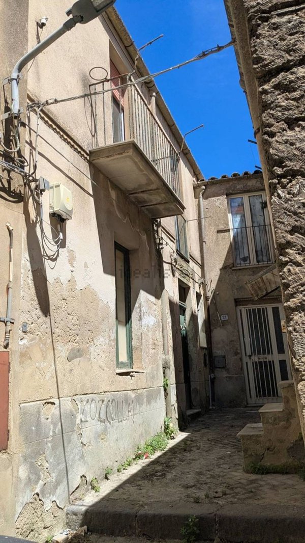 casa indipendente in vendita ad Enna in zona Enna Alta
