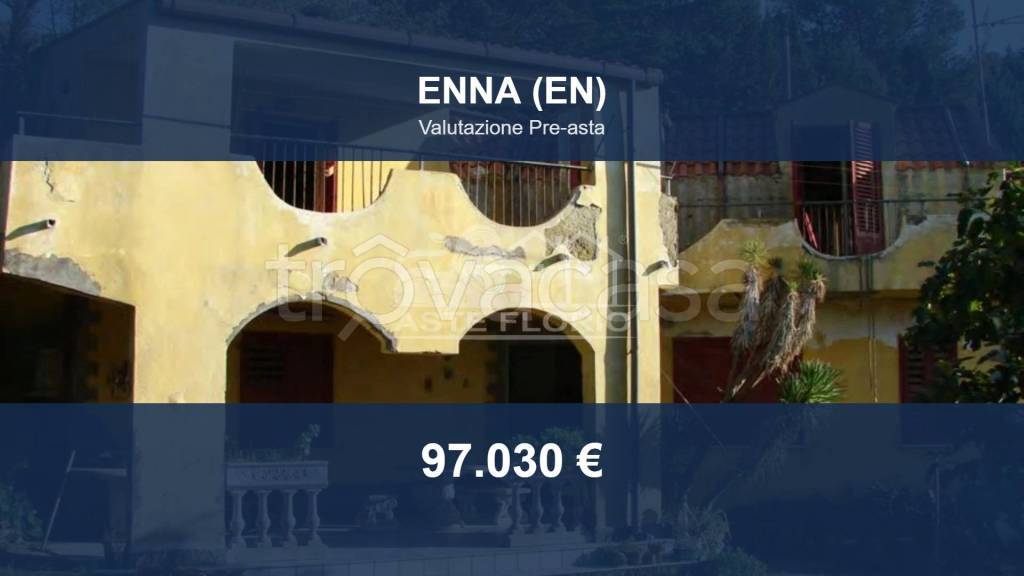 casa indipendente in vendita ad Enna in zona Pergusa