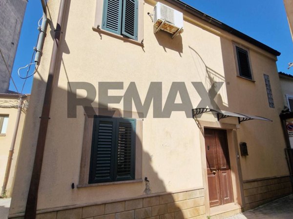 casa indipendente in vendita ad Enna in zona Enna Alta