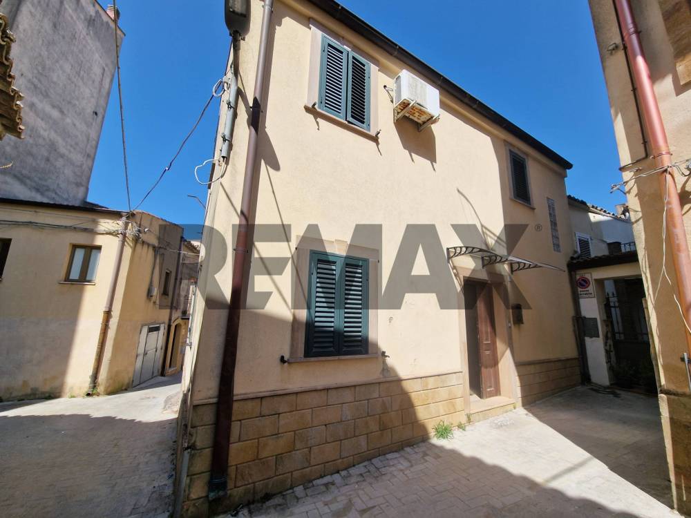 casa indipendente in vendita ad Enna in zona Enna Alta