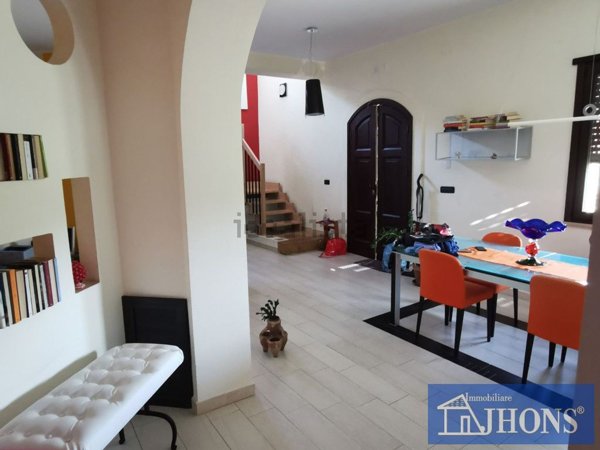 casa indipendente in vendita ad Enna in zona Pergusa