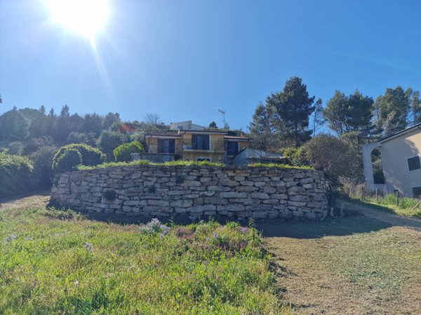 casa indipendente in vendita ad Enna in zona Pergusa