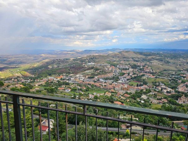 appartamento in vendita ad Enna in zona Sant'Anna / Enna Bassa