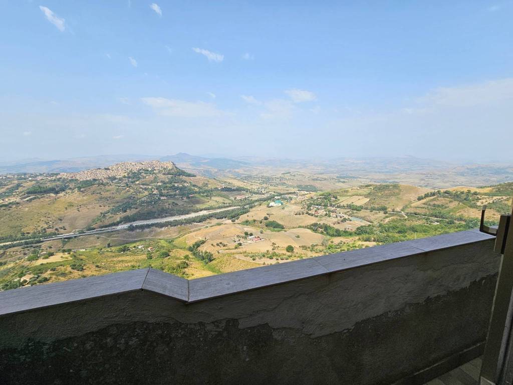 casa indipendente in vendita ad Enna in zona Enna Alta
