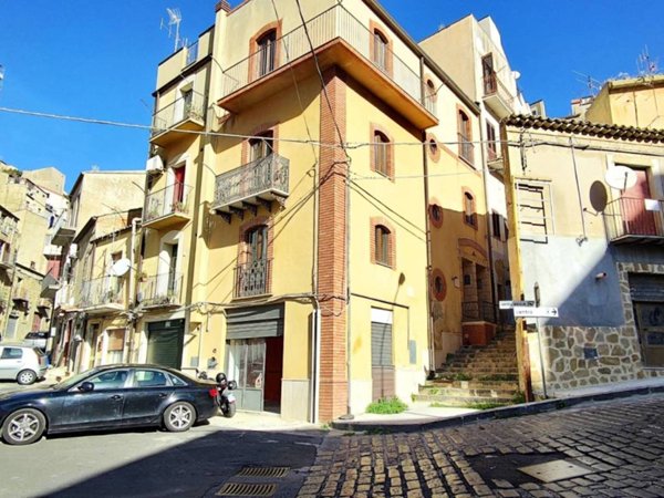 casa indipendente in vendita ad Enna in zona Enna Alta