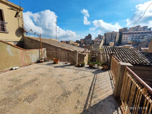 casa indipendente in vendita ad Enna in zona Enna Alta