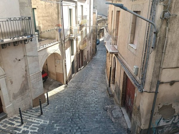 appartamento in vendita ad Enna in zona Enna Alta