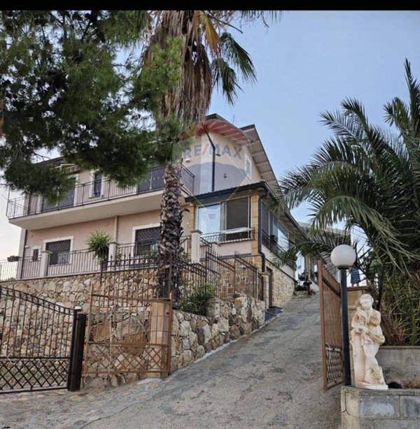casa indipendente in vendita a Gagliano Castelferrato