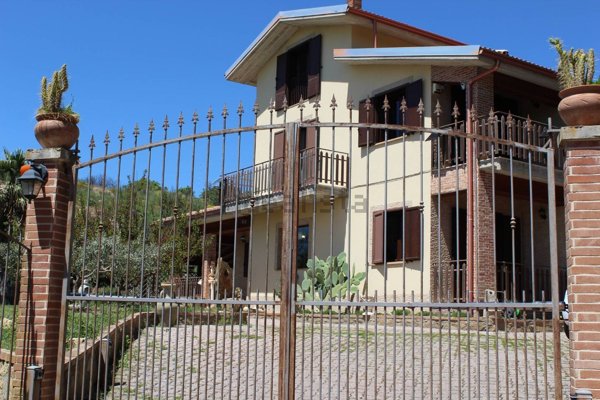 casa indipendente in vendita a Gagliano Castelferrato