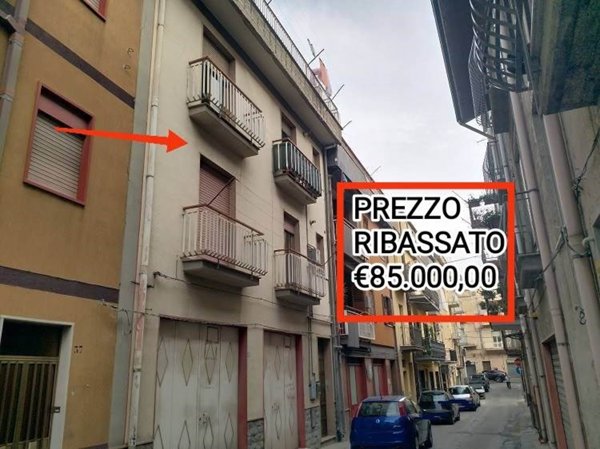 casa indipendente in vendita a Leonforte
