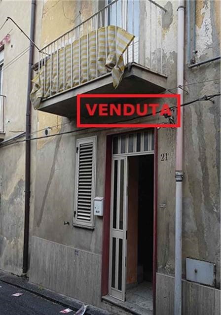 casa indipendente in vendita a Leonforte