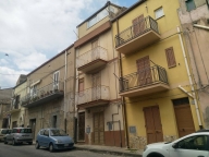 casa indipendente in vendita a Leonforte