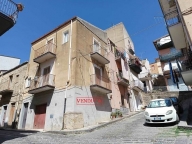 casa indipendente in vendita a Leonforte