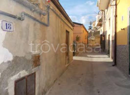 appartamento in vendita a Leonforte