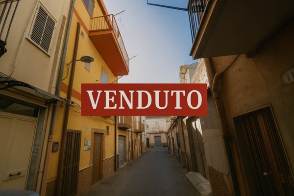 casa indipendente in vendita a Leonforte
