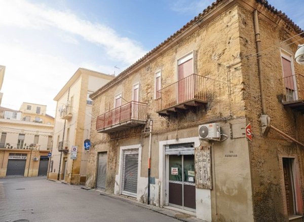 negozio in vendita a Leonforte