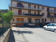locale commerciale in vendita a Leonforte