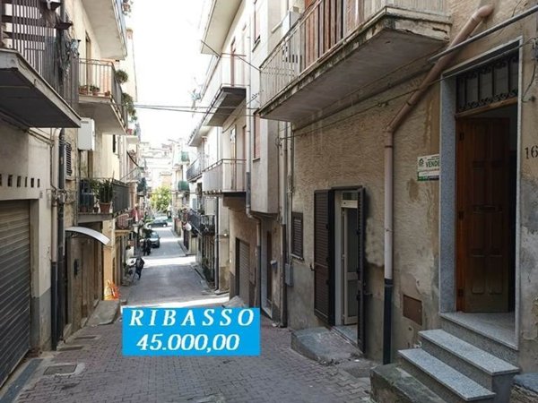 casa indipendente in vendita a Leonforte