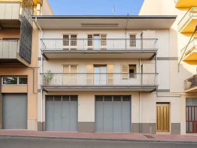 casa indipendente in vendita a Leonforte