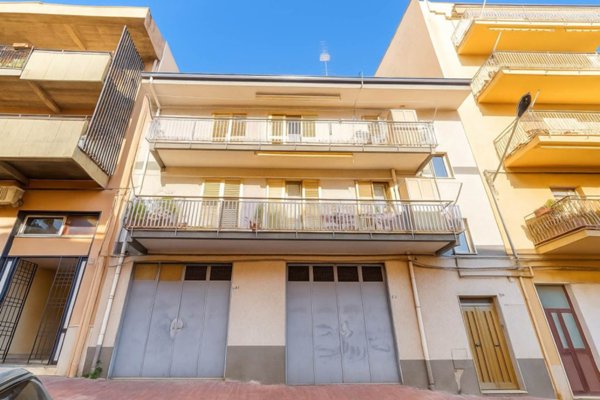 appartamento in vendita a Leonforte