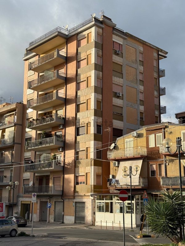 appartamento in vendita a Leonforte