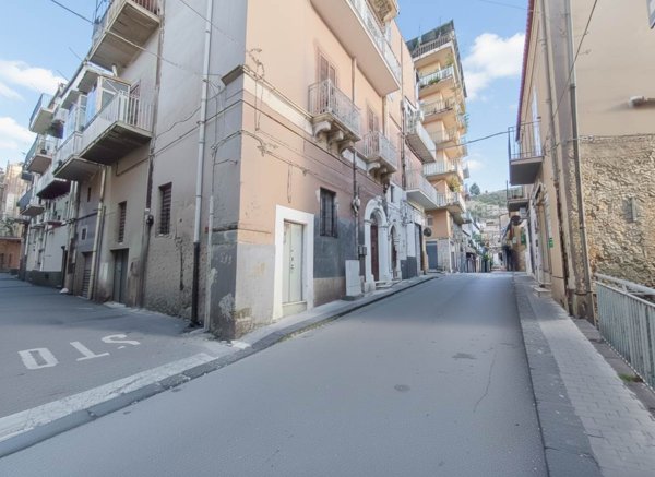 appartamento in vendita a Leonforte