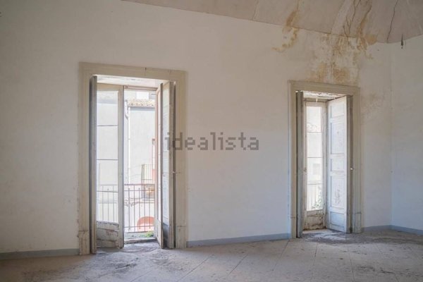 appartamento in vendita a Leonforte