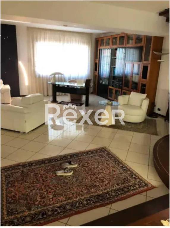 casa indipendente in vendita a Leonforte