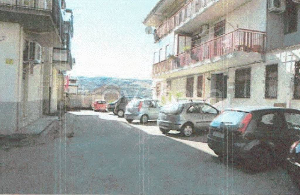 locale di sgombero in vendita a Leonforte