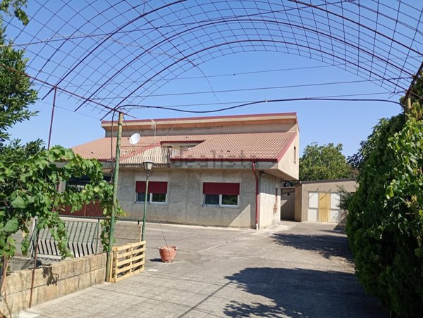 appartamento in vendita a Leonforte