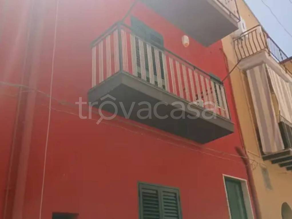 casa indipendente in vendita a Leonforte