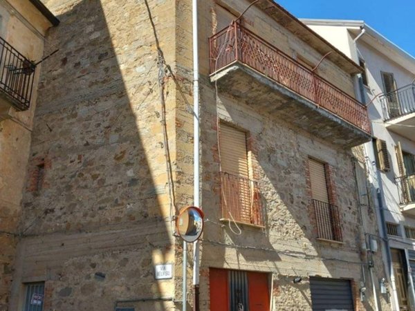 casa indipendente in vendita a Nicosia