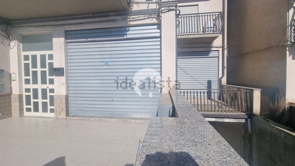 locale commerciale in vendita a Nicosia