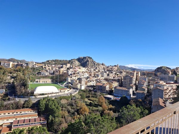 esavano in vendita a Nicosia