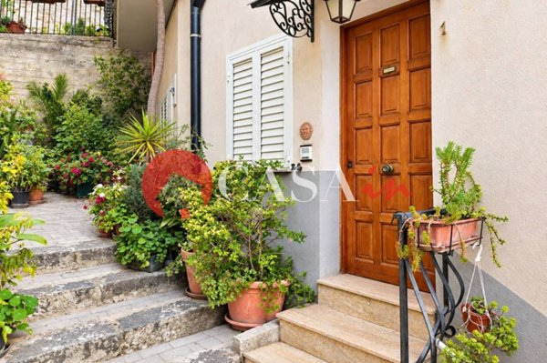 casa indipendente in vendita a Nicosia