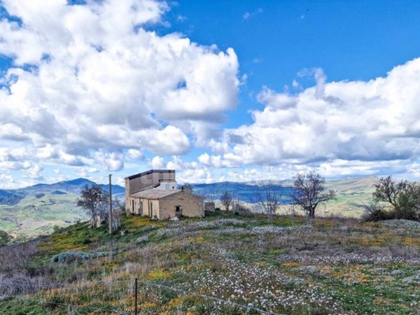 casa indipendente in vendita a Nissoria