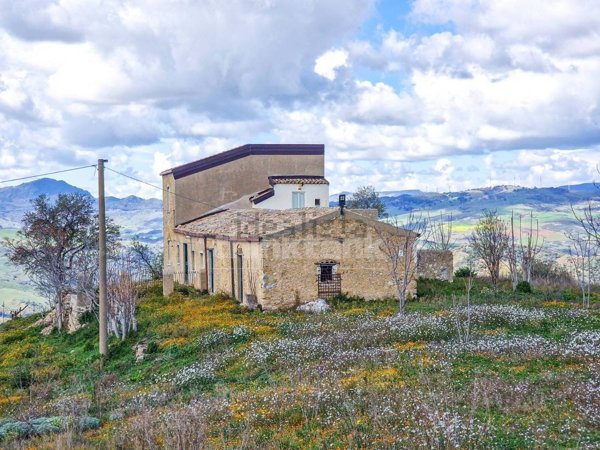 casale in vendita a Nissoria