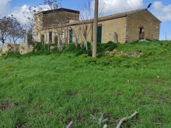 casa indipendente in vendita a Nissoria